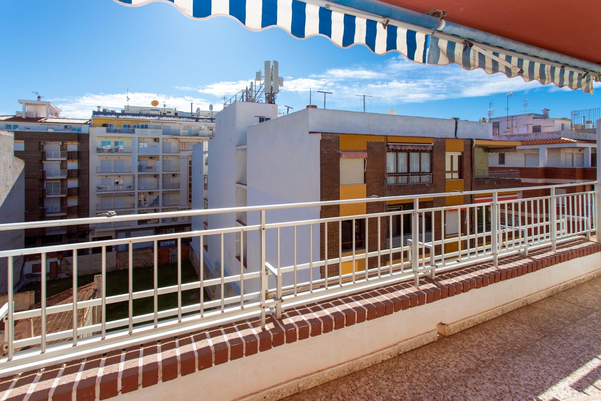 Appartamento a Torrevieja, Alicante, Spagna 3 camere da letto, 88 mq. N° 152082