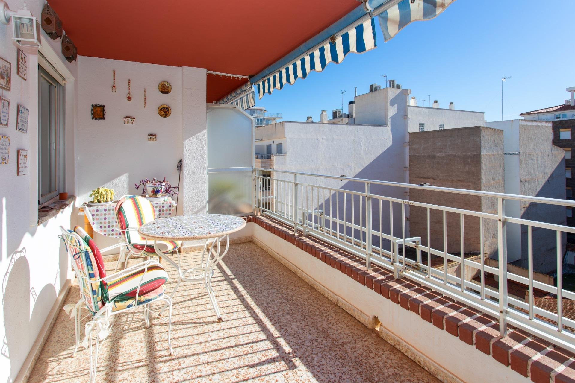 Appartamento a Torrevieja, Alicante, Spagna 3 camere da letto, 88 mq. N° 152082