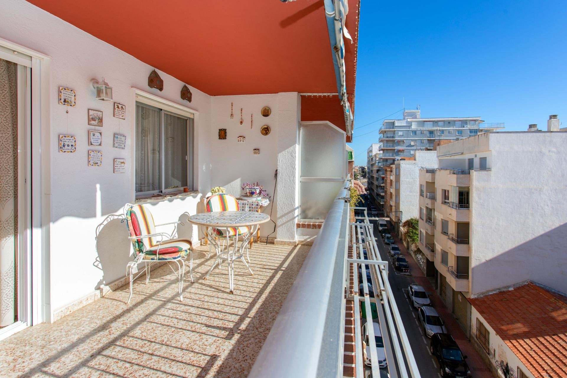 Appartamento a Torrevieja, Alicante, Spagna 3 camere da letto, 88 mq. N° 152082