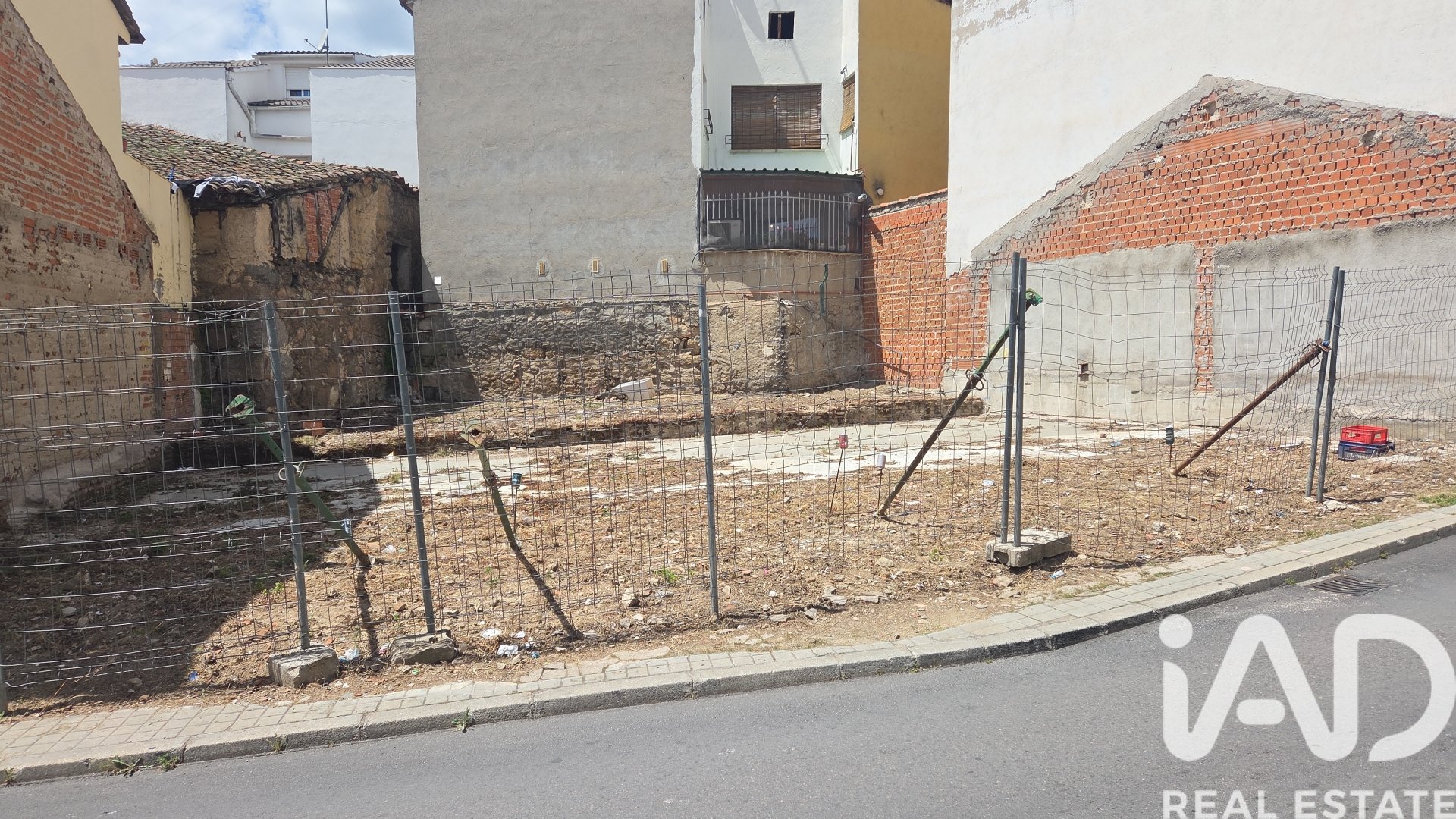 Zemes gabals San Martin de Valdeiglesias, Madrid, Spānijā 183 m2 Nr. 184823