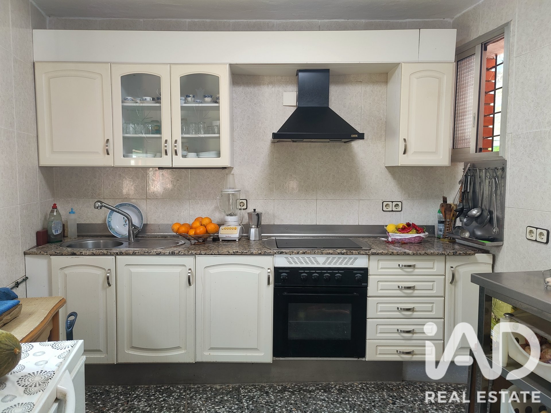 Villa in Sant Vicenc Dels Horts, Barcelona, Spanien 3 Schlafzimmer, 238 m2 Nr. 193459