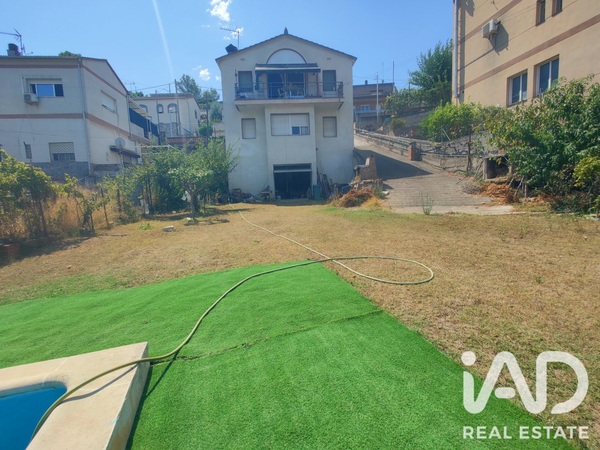 Villa in Sant Vicenc Dels Horts, Barcelona, Spanien 3 Schlafzimmer, 238 m2 Nr. 193459