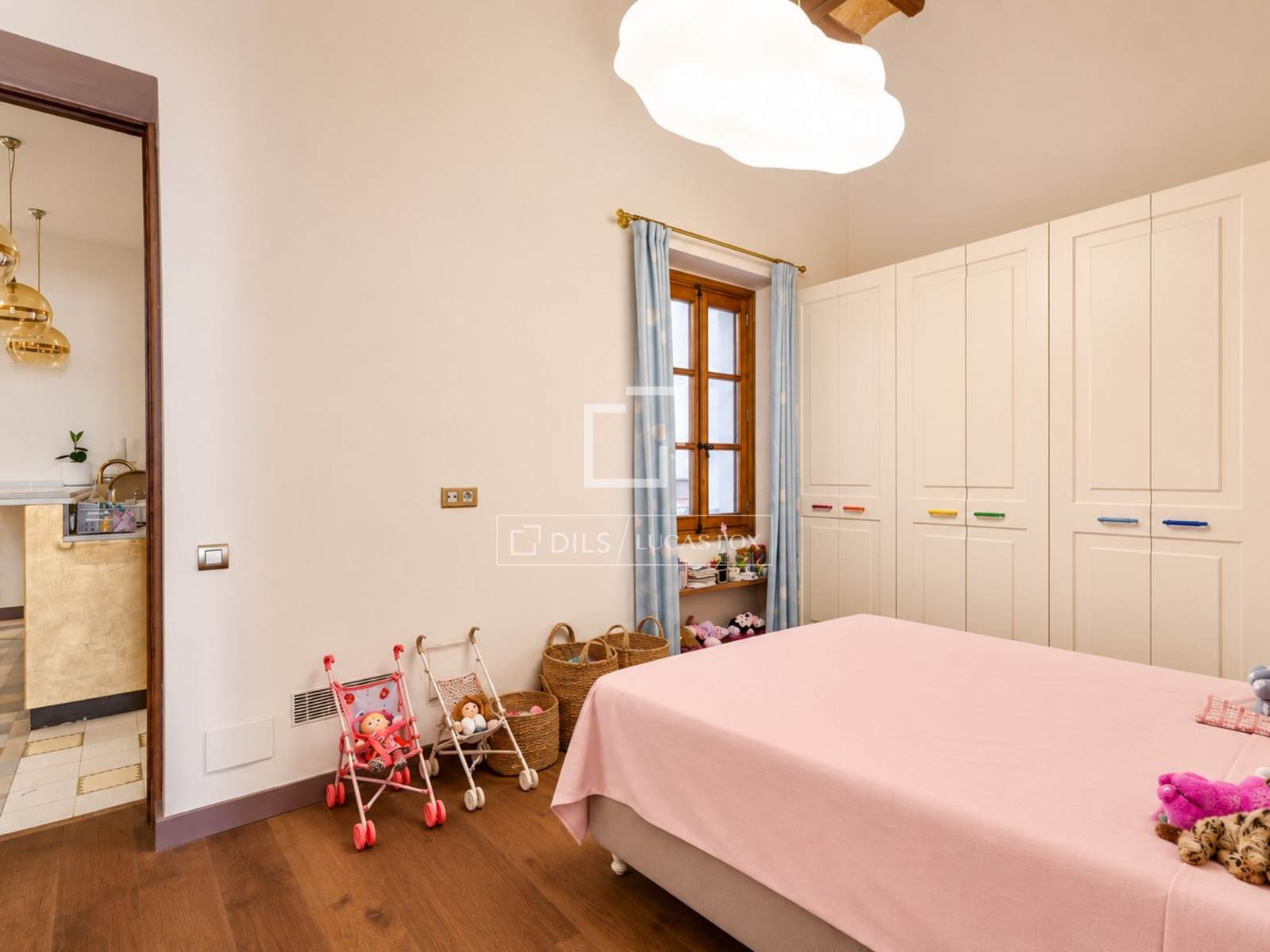 Apartament w Barcelona, Hiszpania 7 sypialni, 389 mkw. nr 192778