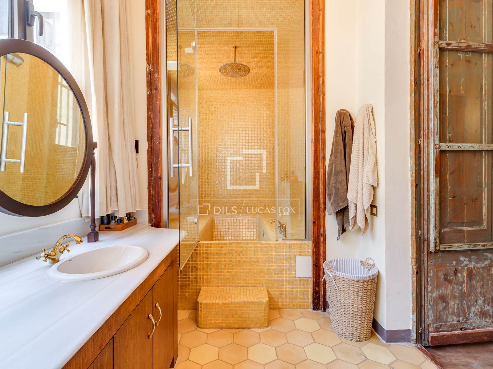 Apartament w Barcelona, Hiszpania 7 sypialni, 389 mkw. nr 192778