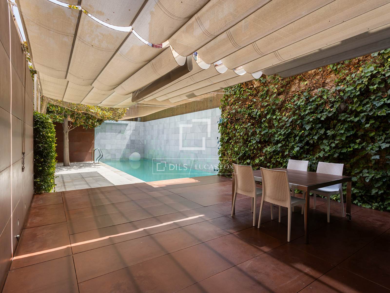 Villa in Barcelona, Spanien 5 Schlafzimmer, 306 m2 Nr. 192779