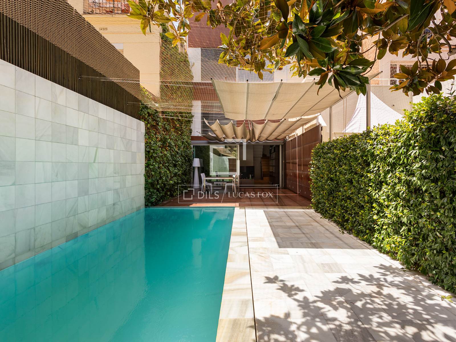 Villa in Barcelona, Spanien 5 Schlafzimmer, 306 m2 Nr. 192779