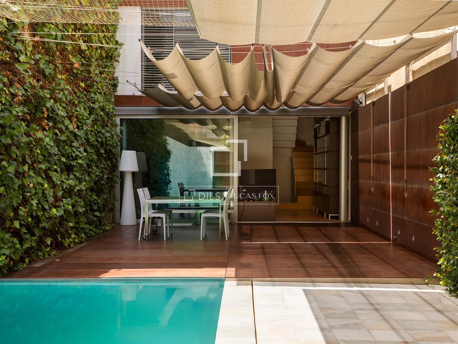 Villa in Barcelona, Spanien 5 Schlafzimmer, 306 m2 Nr. 192779