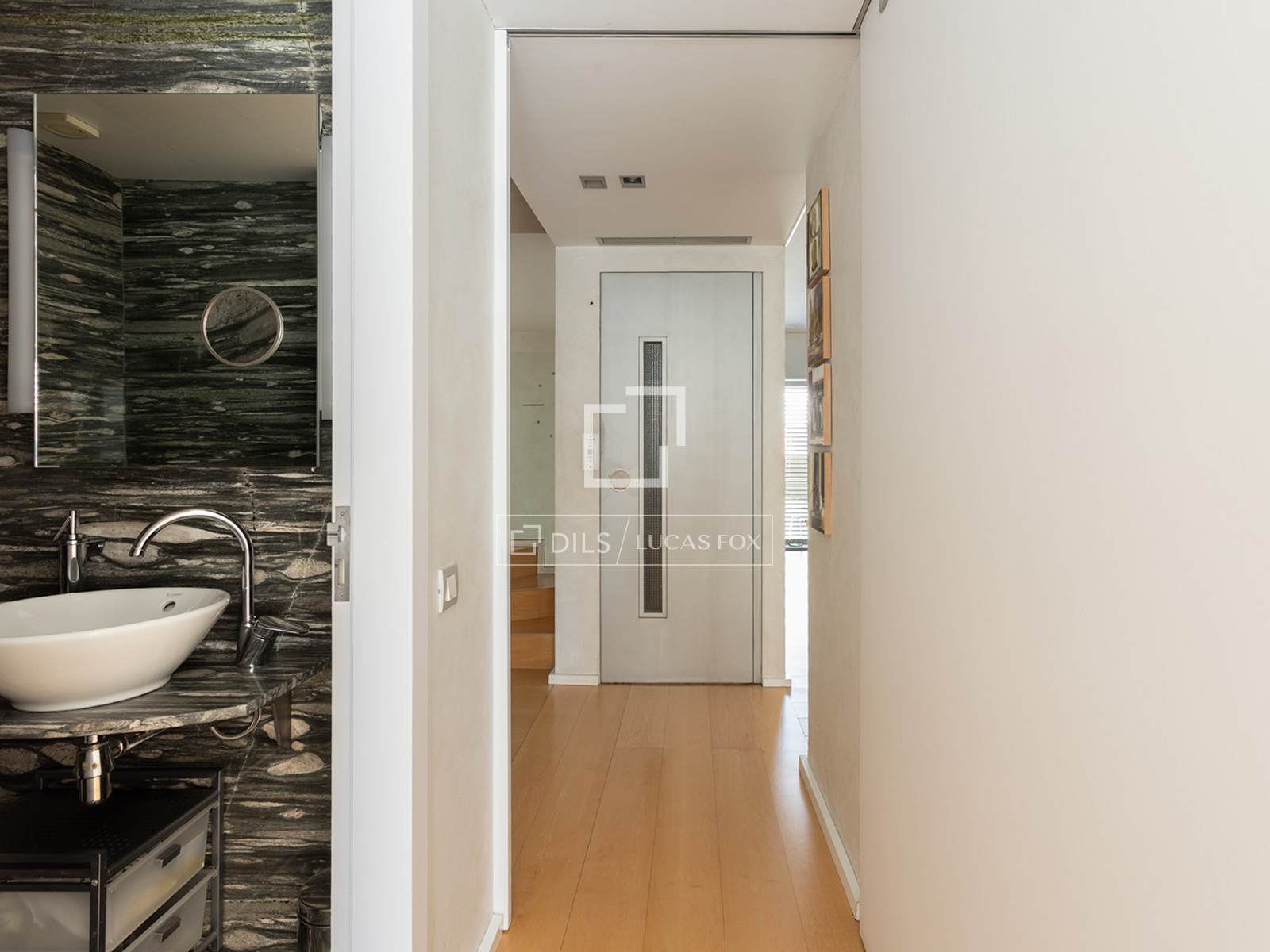 Villa in Barcelona, Spanien 5 Schlafzimmer, 306 m2 Nr. 192779