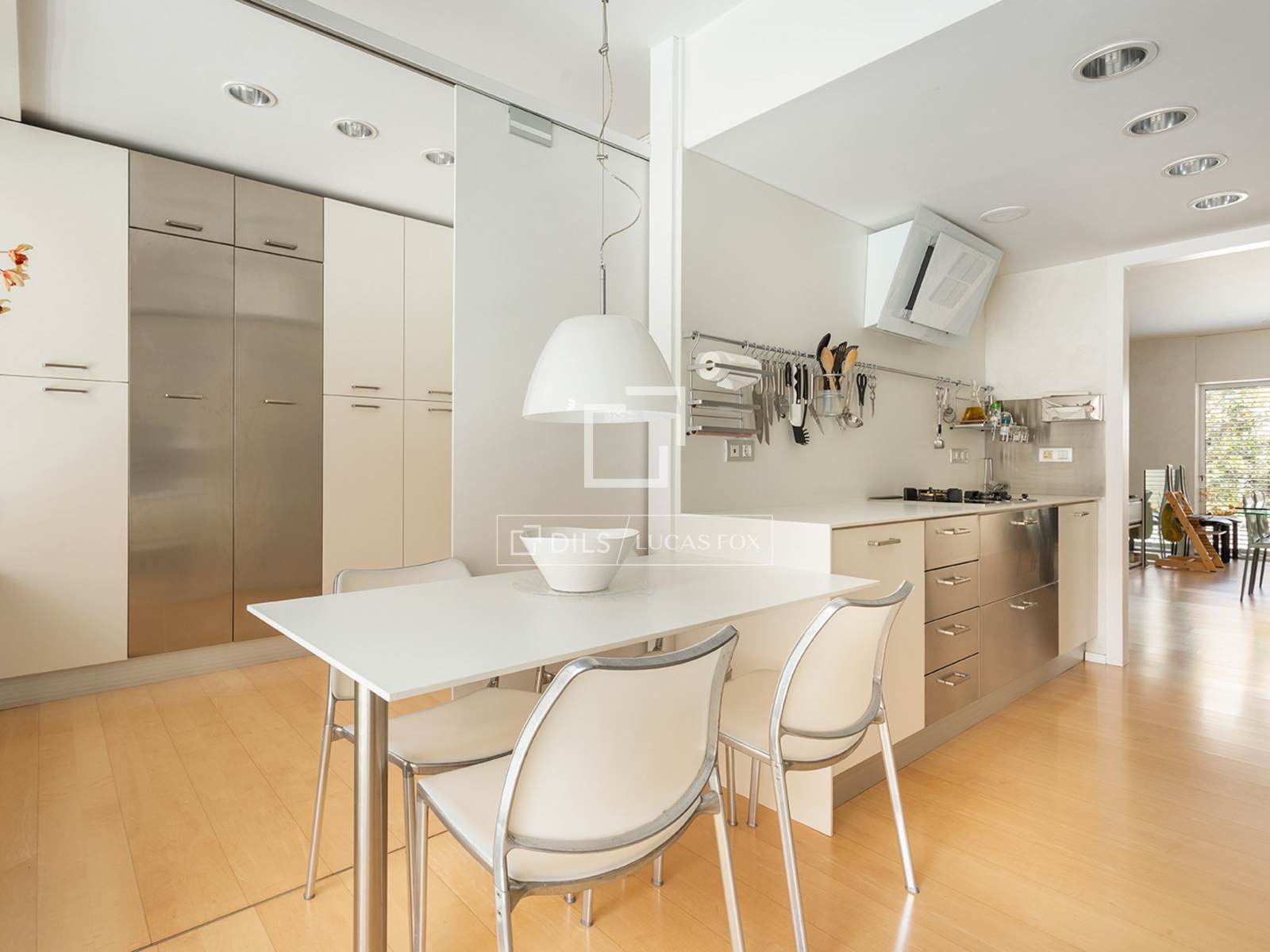 Villa in Barcelona, Spanien 5 Schlafzimmer, 306 m2 Nr. 192779