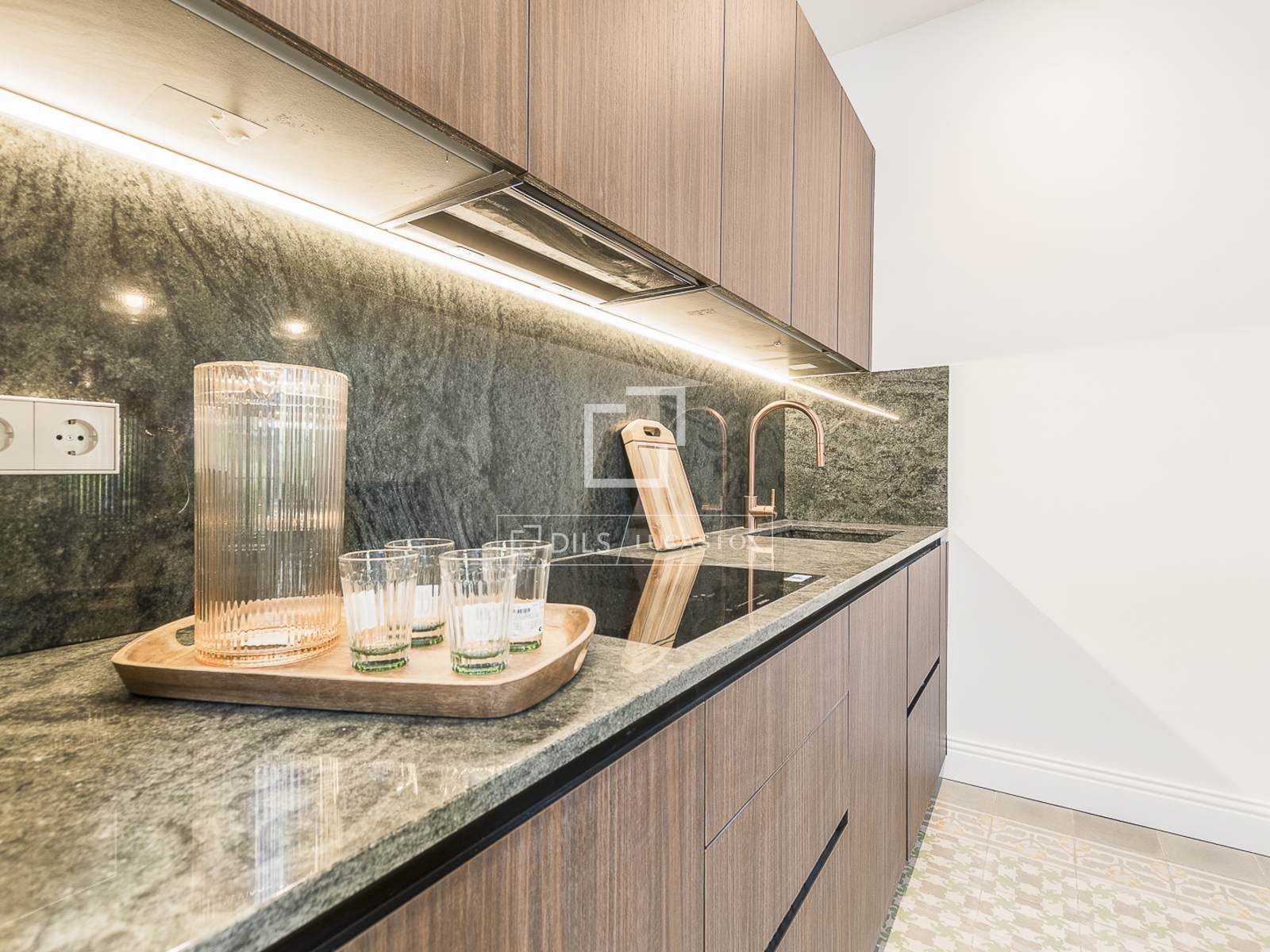 Apartamento en Barcelona, España 4 dormitorios, 224 m2 No. 192784