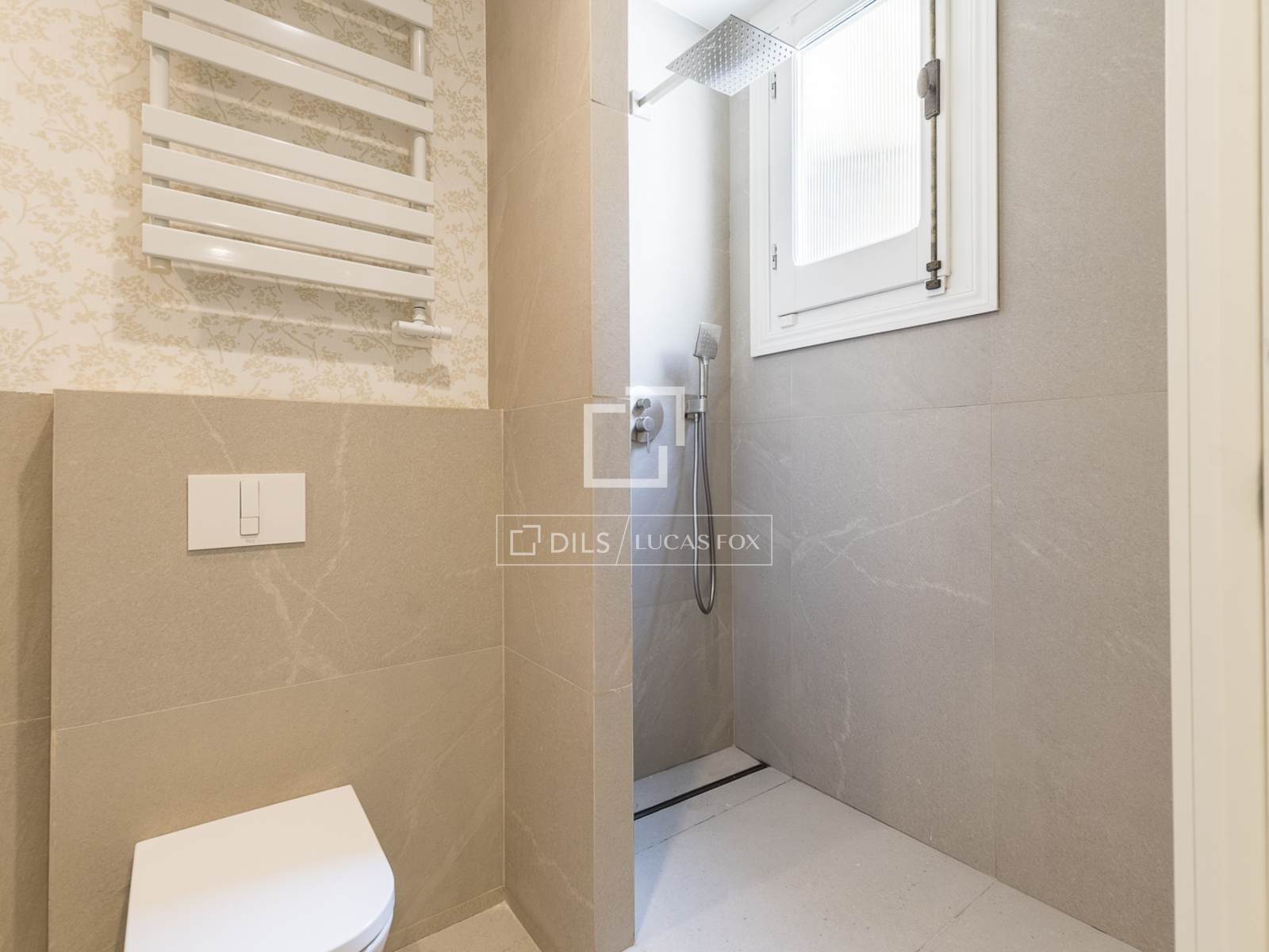 Apartamento en Barcelona, España 4 dormitorios, 224 m2 No. 192784