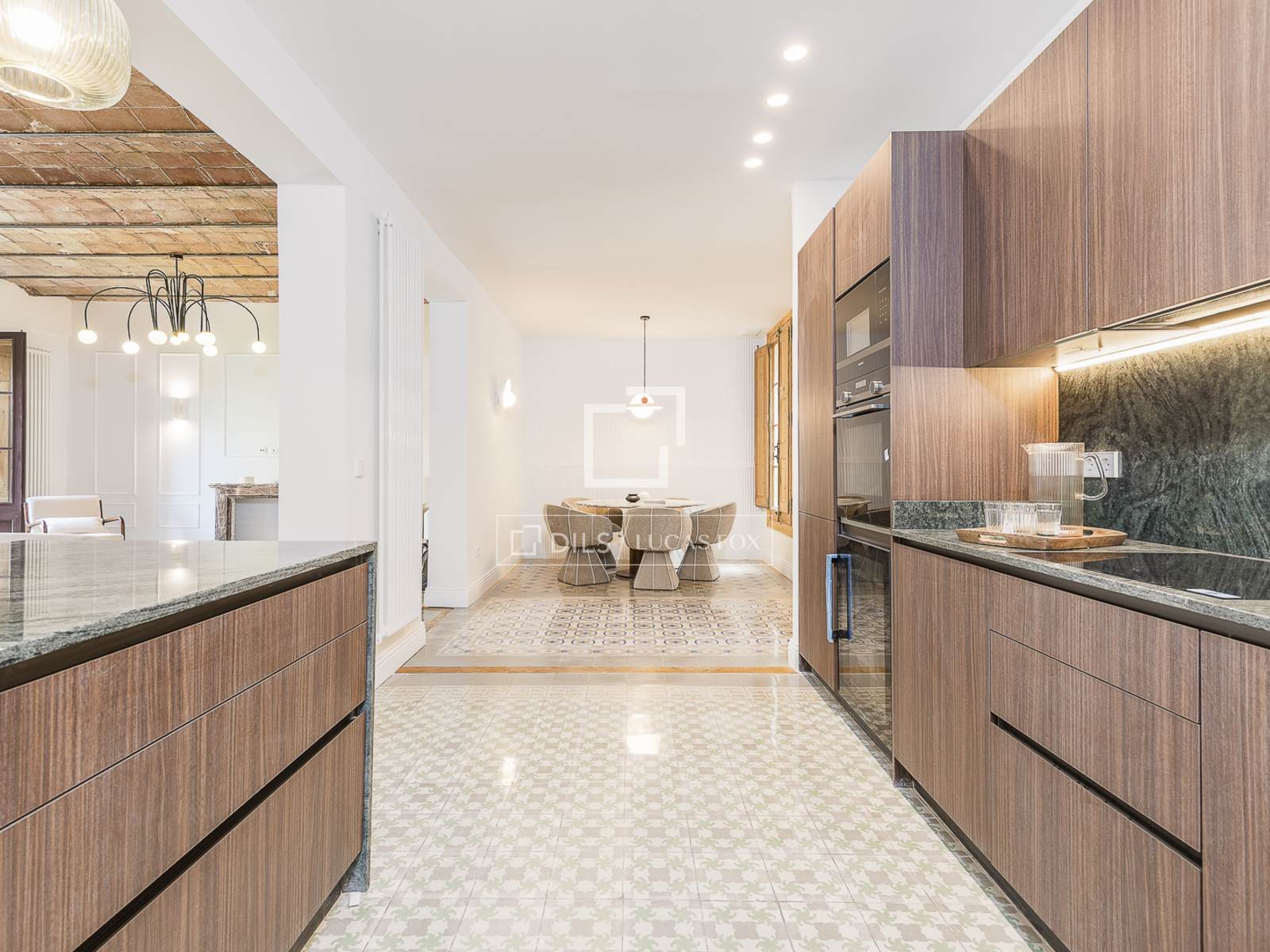 Apartamento en Barcelona, España 4 dormitorios, 224 m2 No. 192784