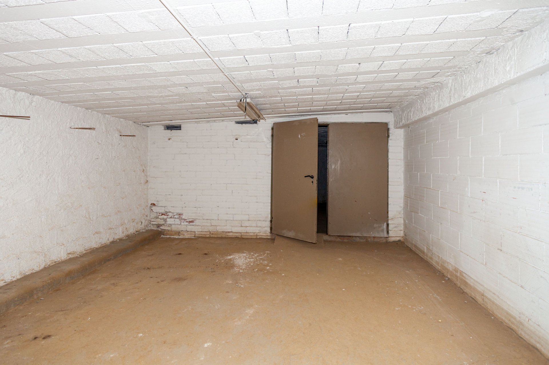 Garage à Pineda de Mar, Barcelona, Espagne 283 m2 No. 167248
