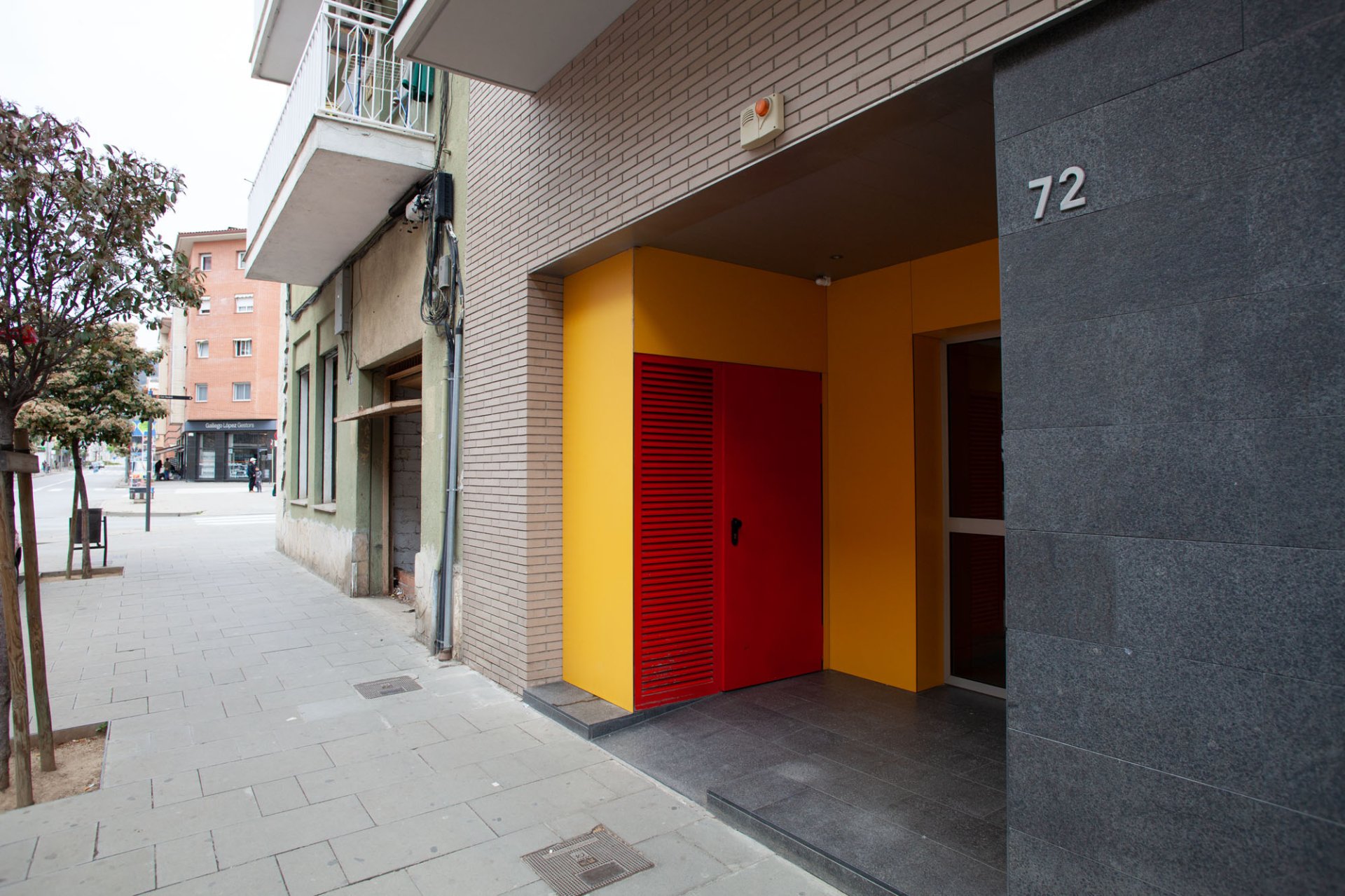 Garage à Pineda de Mar, Barcelona, Espagne 283 m2 No. 167248
