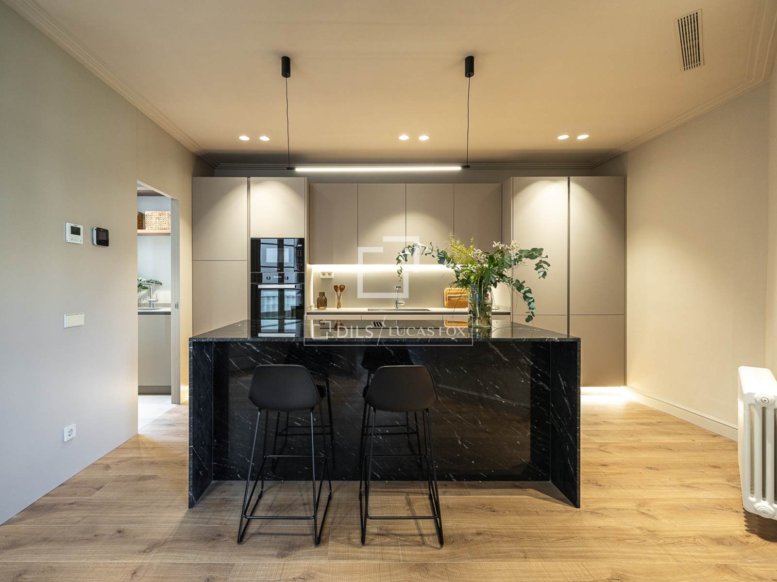 Apartment in Barcelona, Spain 4 bedrooms, 189 sq.m. No. 192528