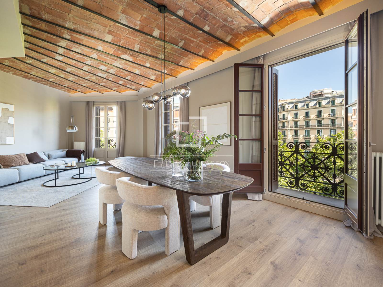 Apartment in Barcelona, Spain 4 bedrooms, 189 sq.m. No. 192528