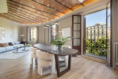 Apartment in Barcelona, Spain 4 bedrooms, 189 sq.m. No. 192528