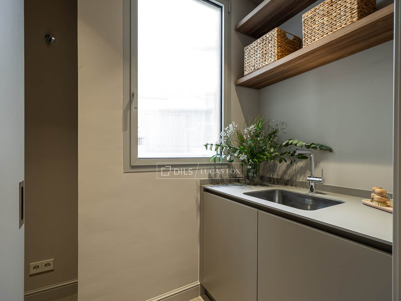 Apartment in Barcelona, Spain 4 bedrooms, 189 sq.m. No. 192528
