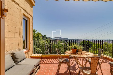 Apartment in Barcelona, Spain 3 bedrooms, 112 sq.m. No. 192530