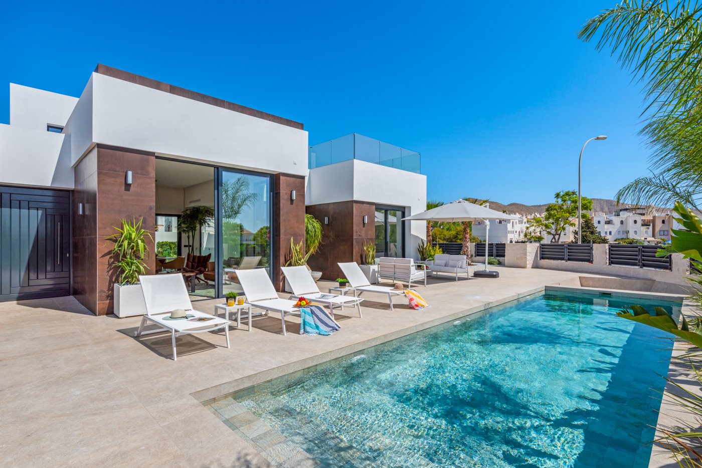 Villa a El Campello, Alicante, Spagna 4 camere da letto, 220 mq. N° 135652