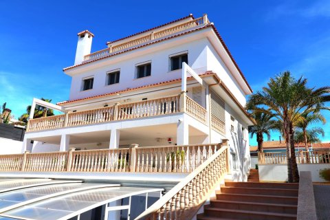 Villa i Dehesa De Campoamor, Alicante, Spanien 5 sovrum, 250 kvm. Nr. 135656