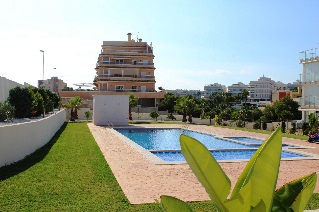 Apartment à Villamartin, Alicante, Espagne 2 chambres, 82 m2 No. 142918