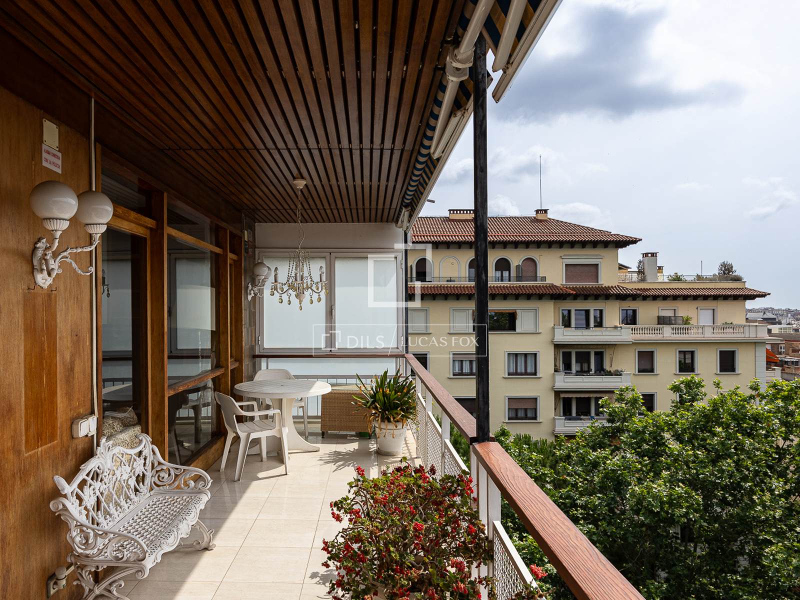 Apartment in Barcelona, Spain 4 bedrooms, 206 sq.m. No. 168916