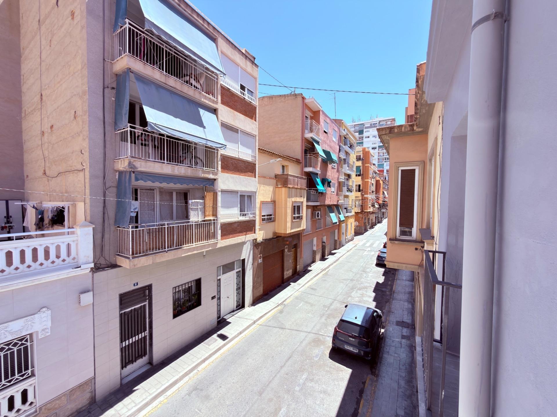 Kommersiell fastighet i Alicante, Spanien 10 sovrum, 310 kvm. Nr. 182512