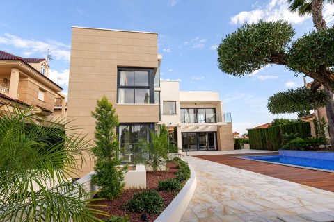 Villa Torrevieja, Alicante, Spānijā 3 istabas, 430 m2 Nr. 166116
