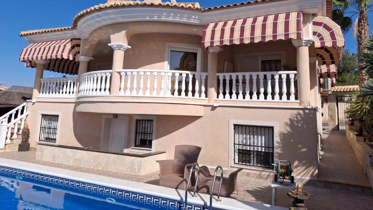 Villa a Rojales, Alicante, Spagna 4 camere da letto, 175 mq. N° 192461