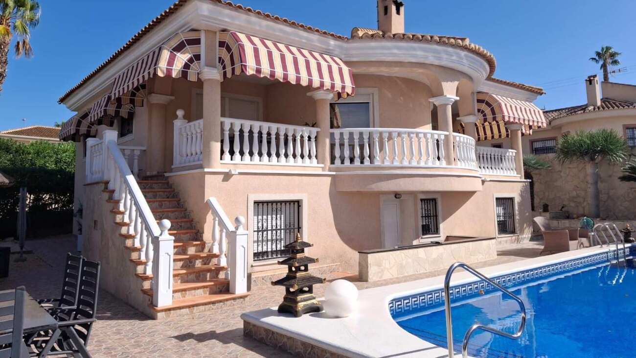 Villa a Rojales, Alicante, Spagna 4 camere da letto, 175 mq. N° 192461
