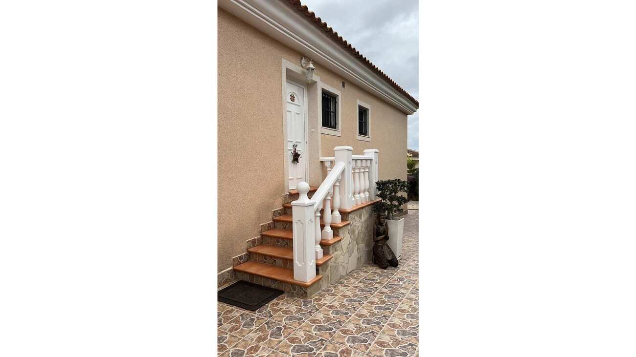Villa a Rojales, Alicante, Spagna 4 camere da letto, 175 mq. N° 192461