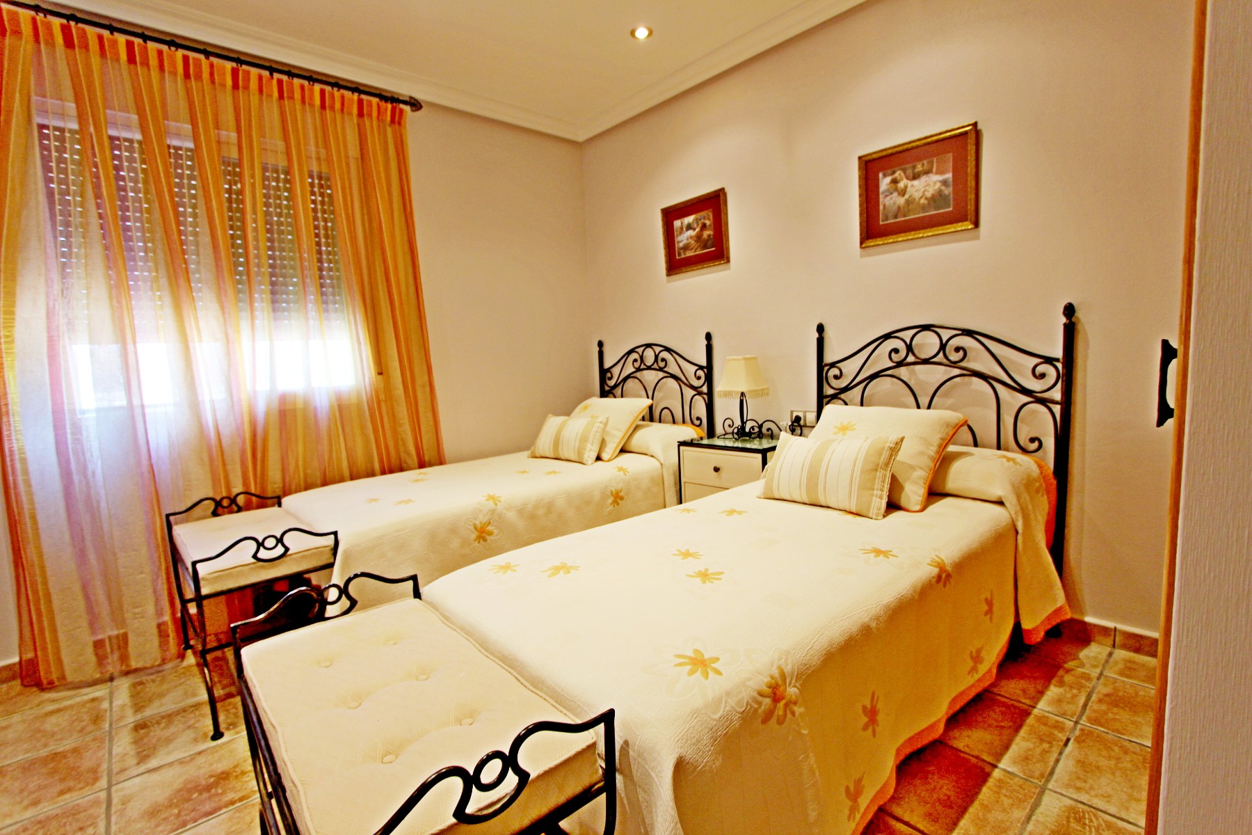 Huvila Alicante, Espanja 5 makuuhuonetta, 450 m2 No. 80208