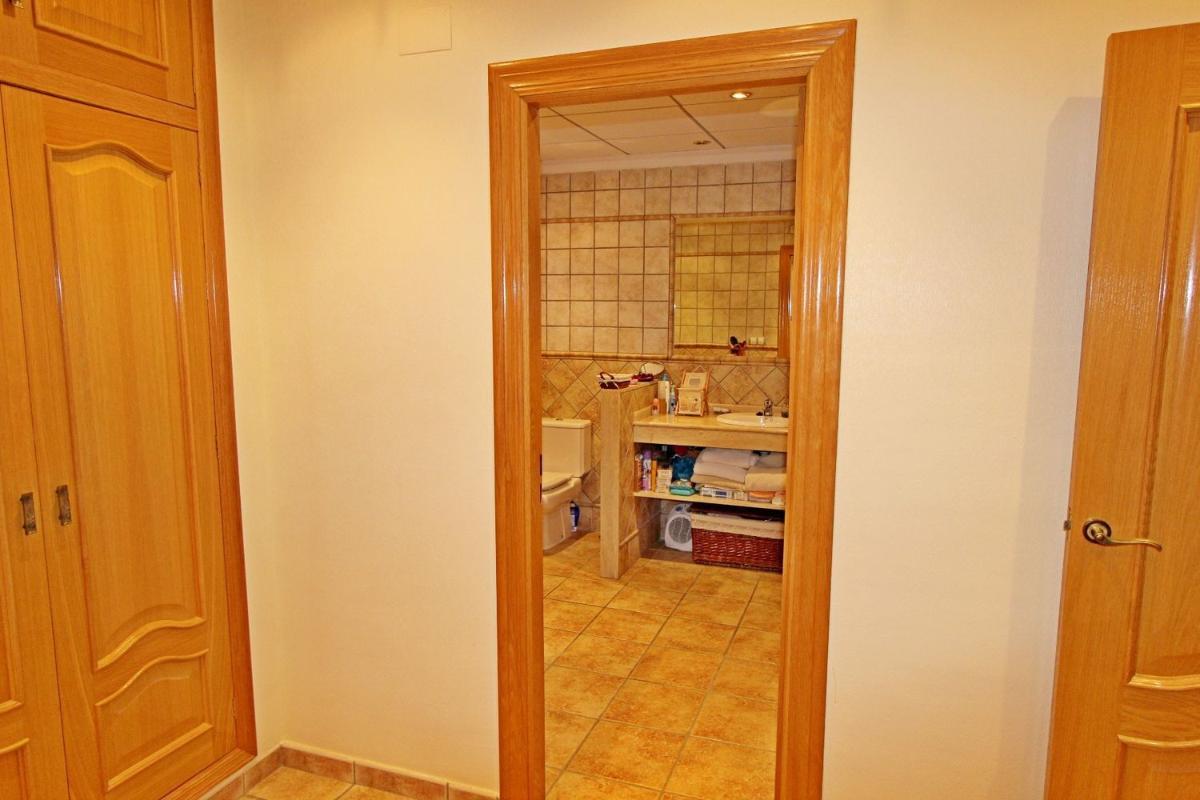 Huvila Alicante, Espanja 5 makuuhuonetta, 450 m2 No. 80208