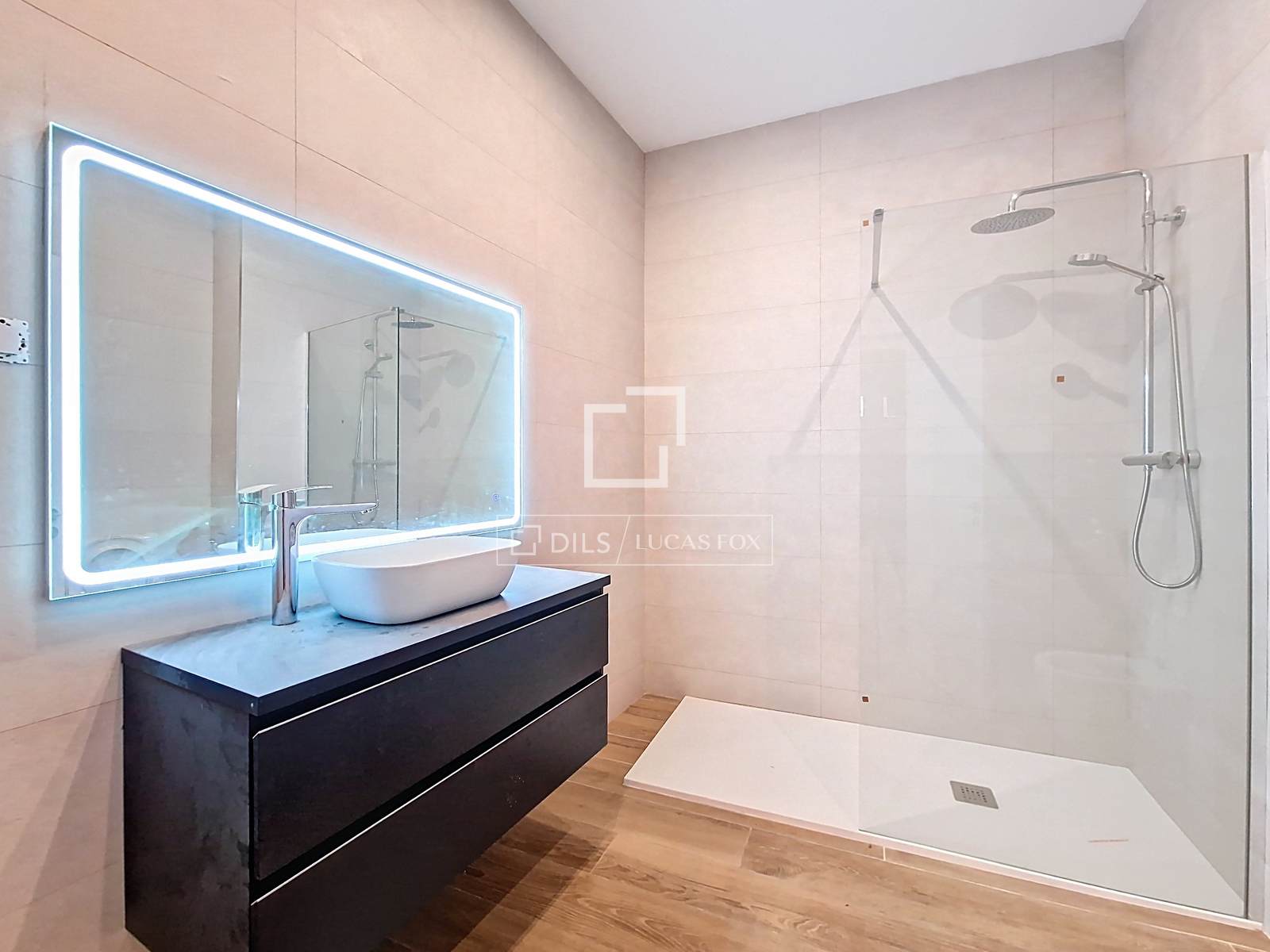 Apartamento en Vilanova i la Geltrú, Barcelona, España 2 dormitorios, 99 m2 No. 150829