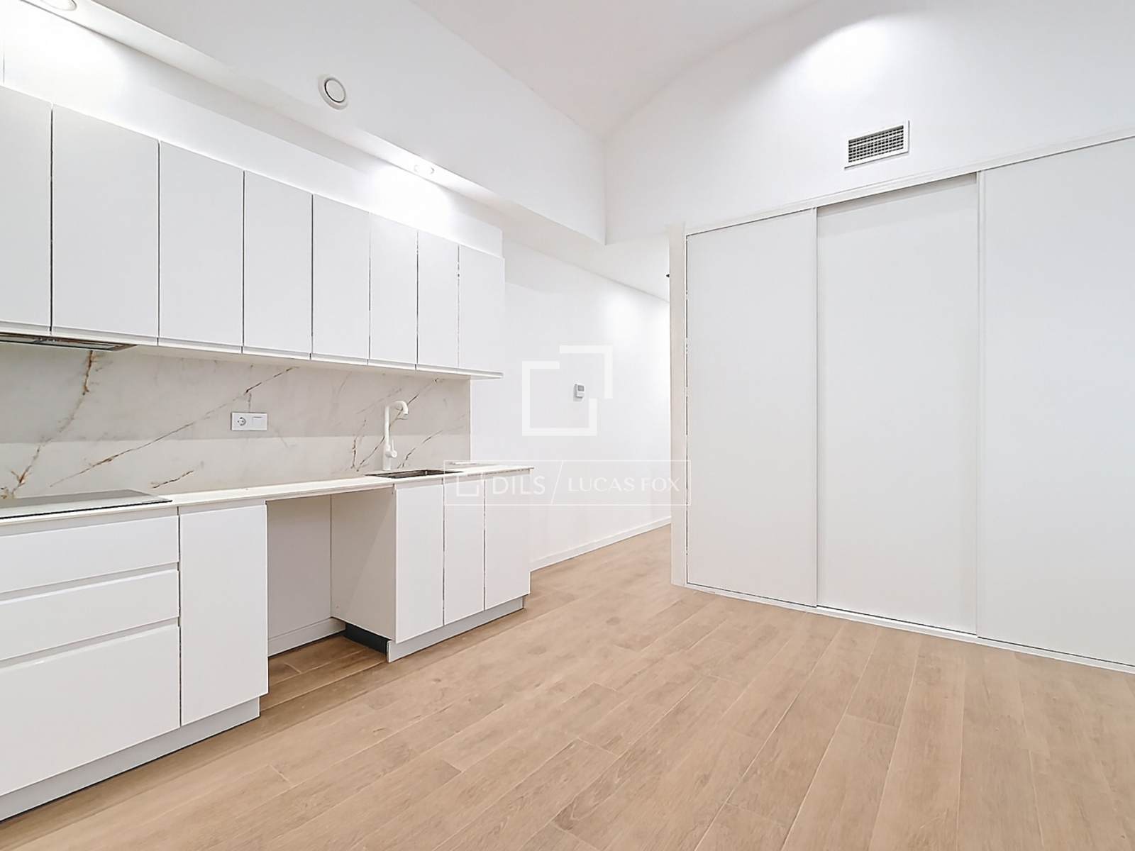 Apartamento en Vilanova i la Geltrú, Barcelona, España 2 dormitorios, 99 m2 No. 150829