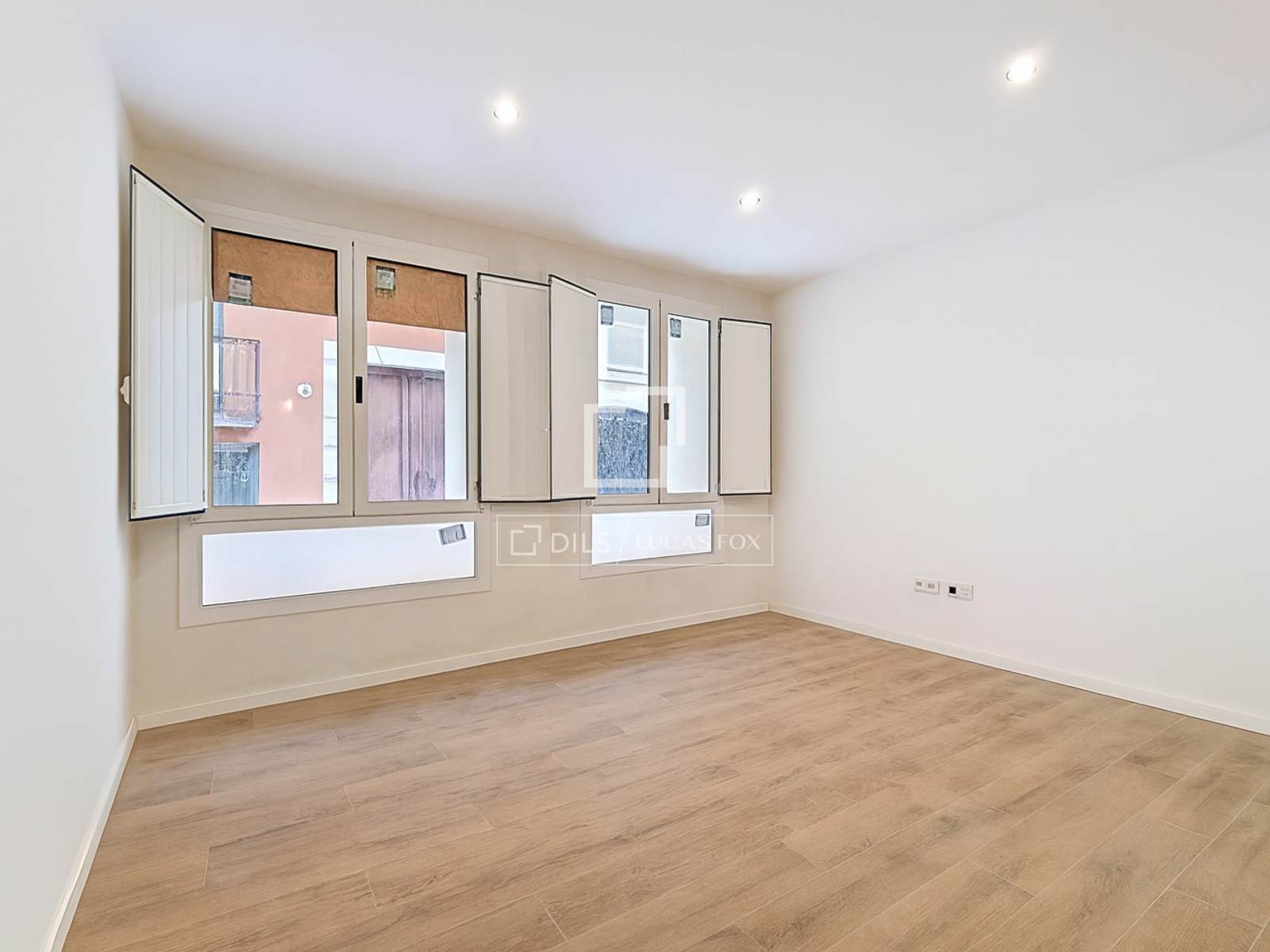 Apartamento en Vilanova i la Geltrú, Barcelona, España 2 dormitorios, 99 m2 No. 150829