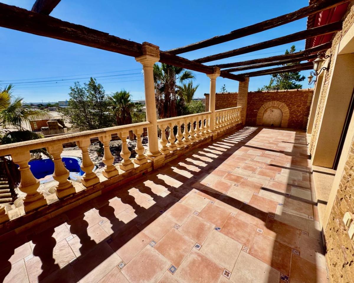 Finca in Los Montesinos, Alicante, Spain 4 bedrooms, 450 sq.m. No. 113004