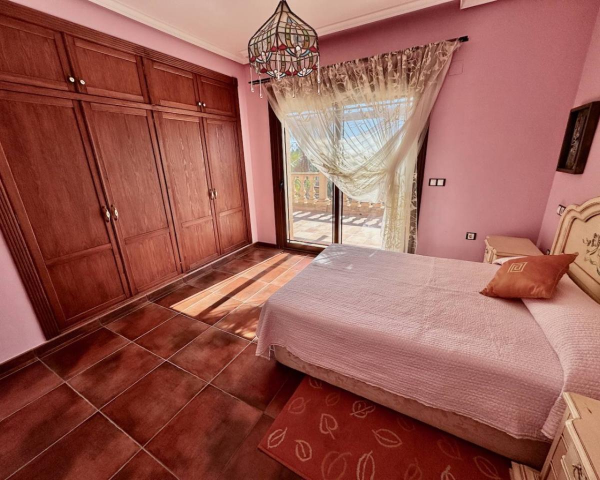 Finca in Los Montesinos, Alicante, Spain 4 bedrooms, 450 sq.m. No. 113004