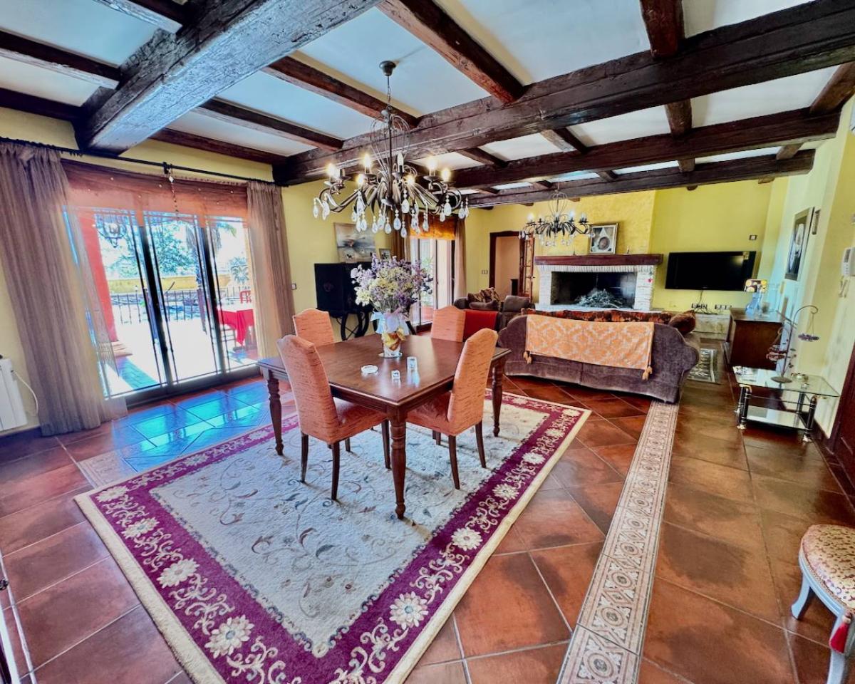 Finca in Los Montesinos, Alicante, Spain 4 bedrooms, 450 sq.m. No. 113004