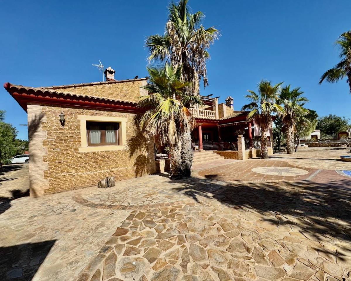 Finca in Los Montesinos, Alicante, Spain 4 bedrooms, 450 sq.m. No. 113004