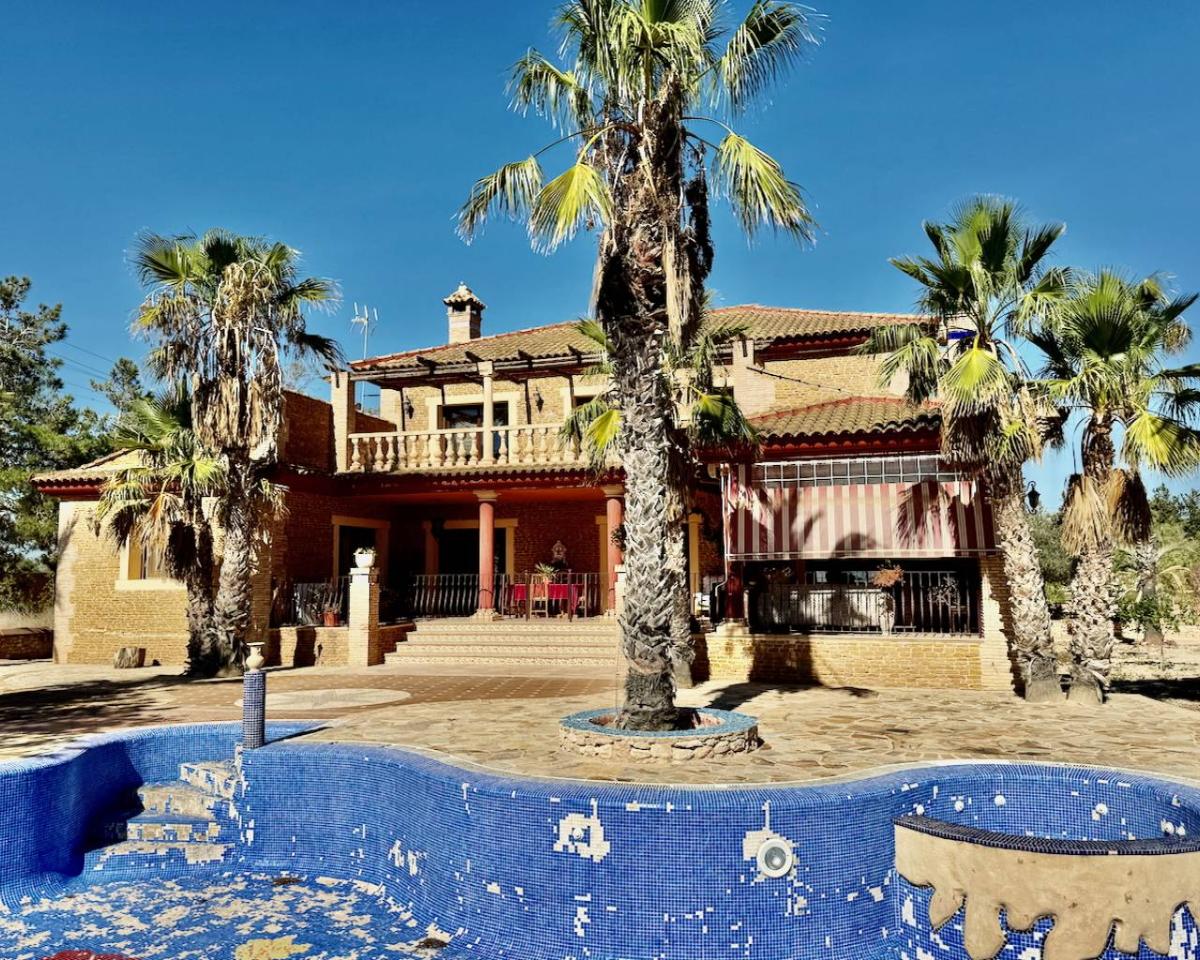 Finca in Los Montesinos, Alicante, Spain 4 bedrooms, 450 sq.m. No. 113004
