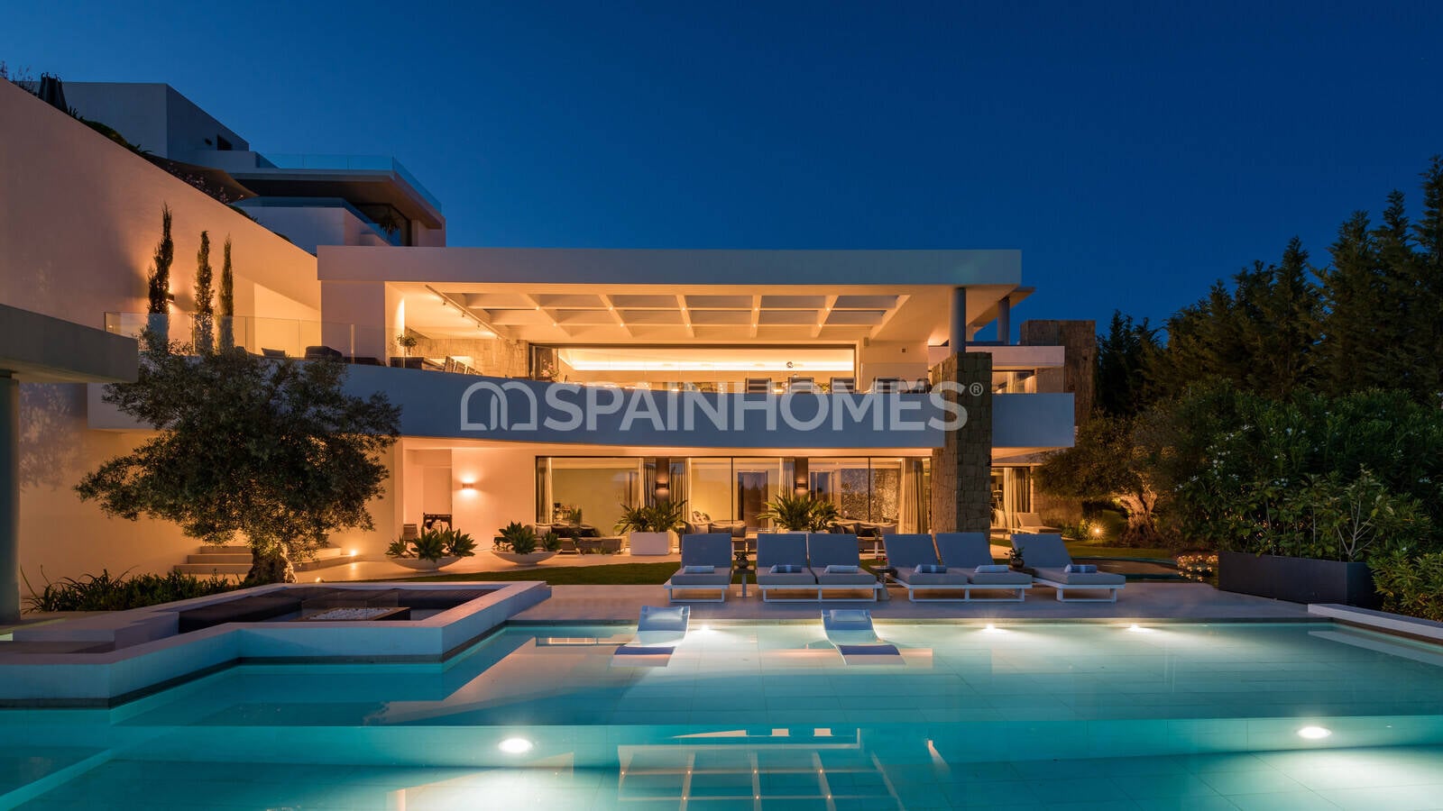 Villa in Benahavis, Malaga, Spanien 5 Schlafzimmer, 595 m2 Nr. 155339