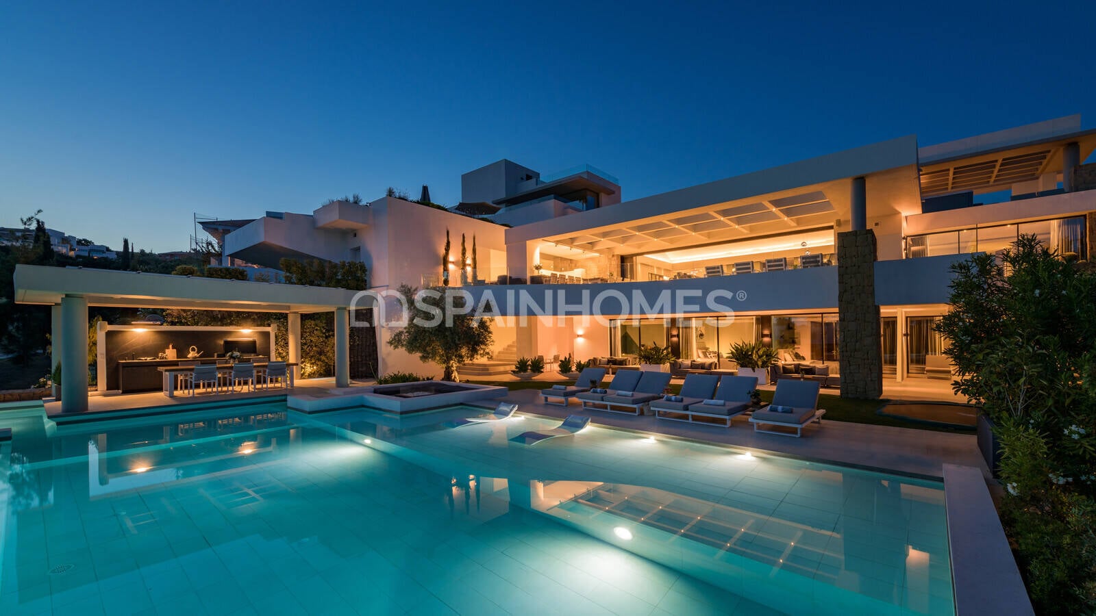 Villa in Benahavis, Malaga, Spanien 5 Schlafzimmer, 595 m2 Nr. 155339