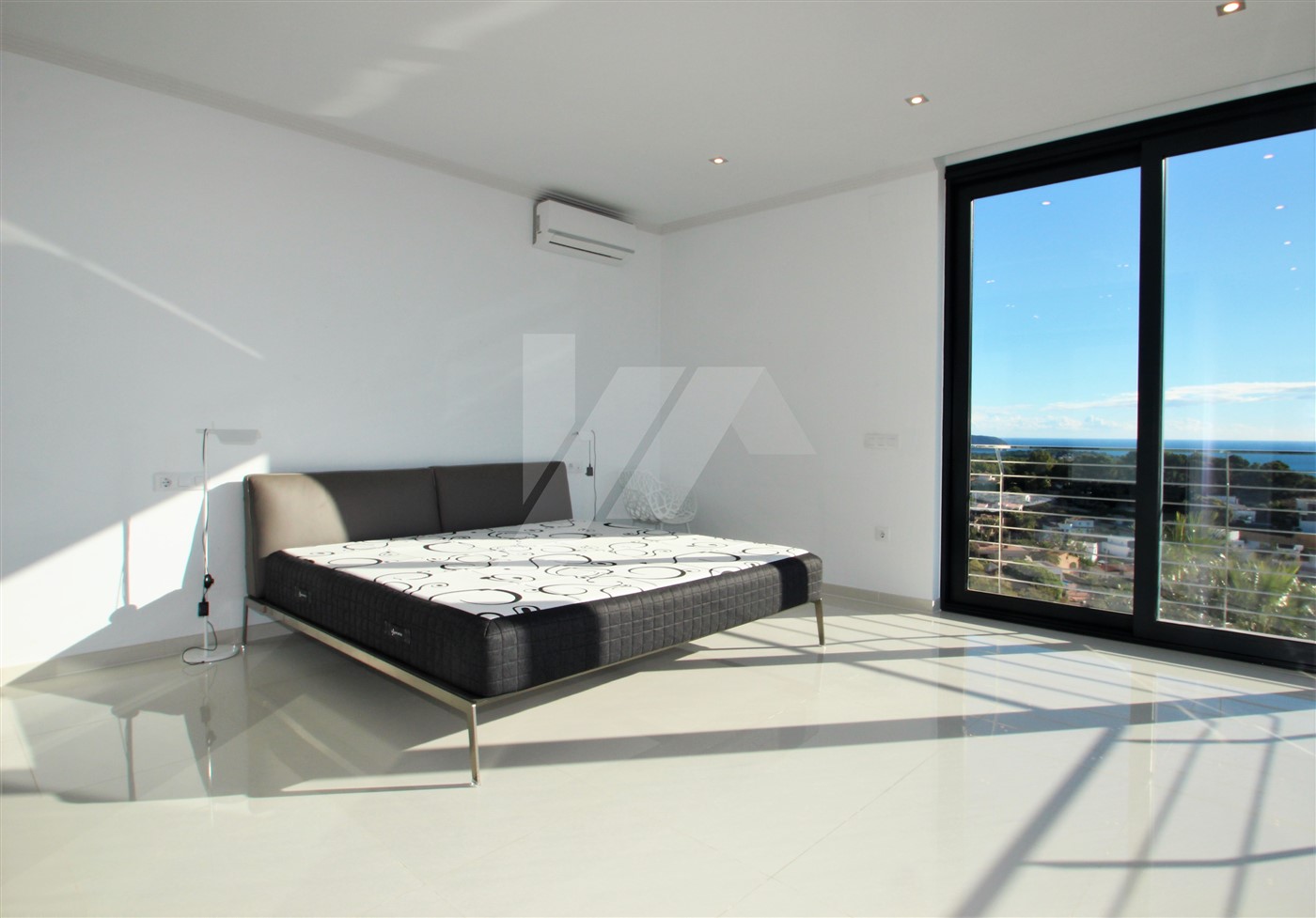 Villa a Benissa, Alicante, Spagna 4 camere da letto, 542 mq. N° 64570