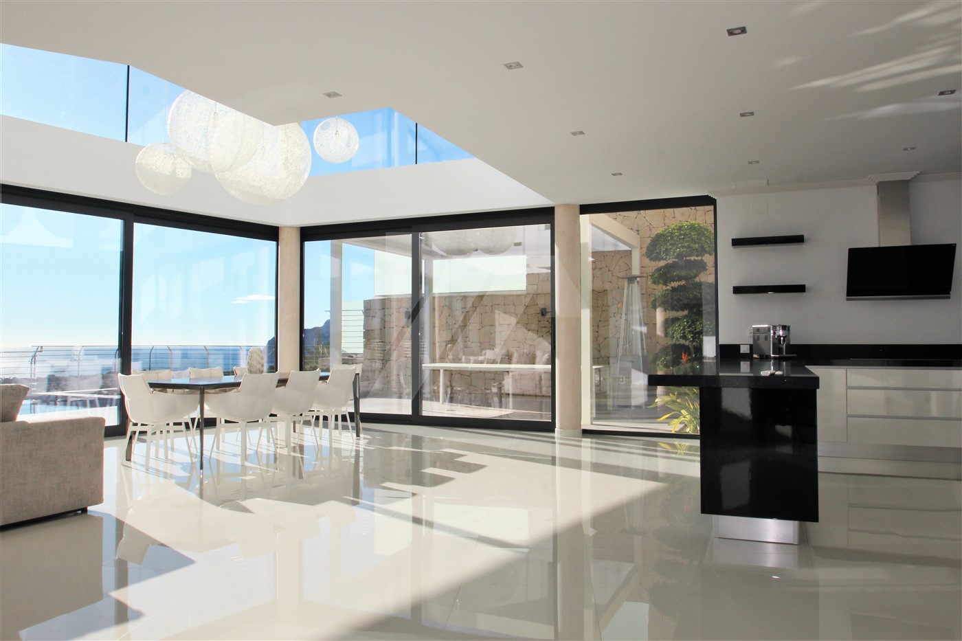 Villa a Benissa, Alicante, Spagna 4 camere da letto, 542 mq. N° 64570