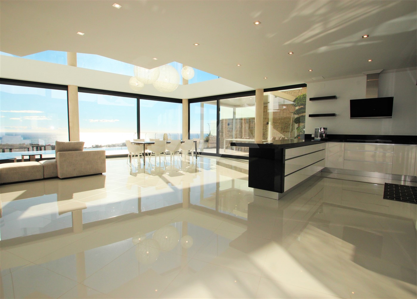 Villa a Benissa, Alicante, Spagna 4 camere da letto, 542 mq. N° 64570