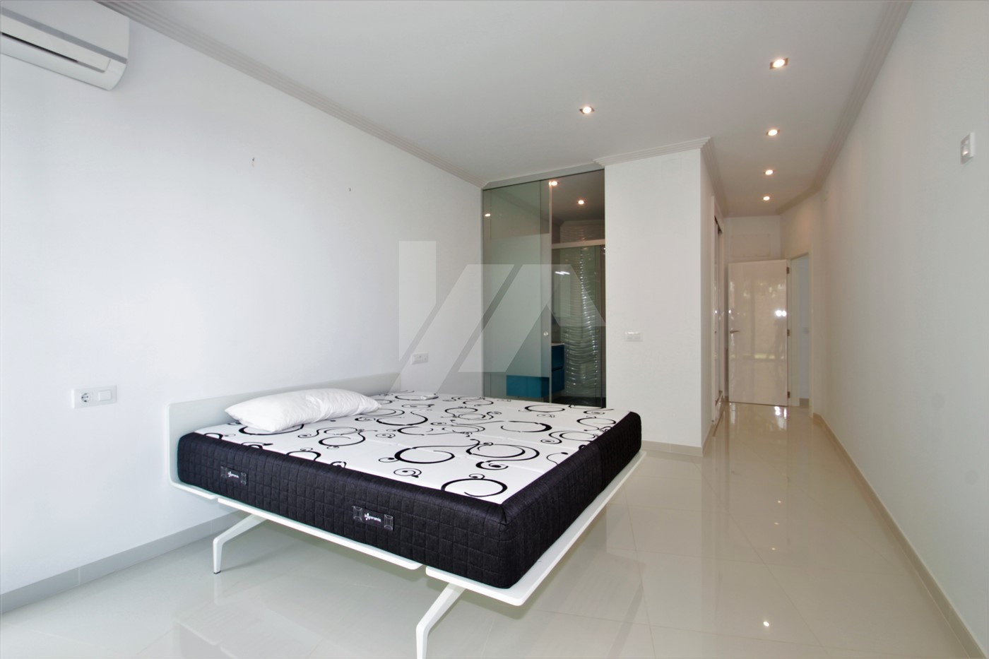 Villa a Benissa, Alicante, Spagna 4 camere da letto, 542 mq. N° 64570