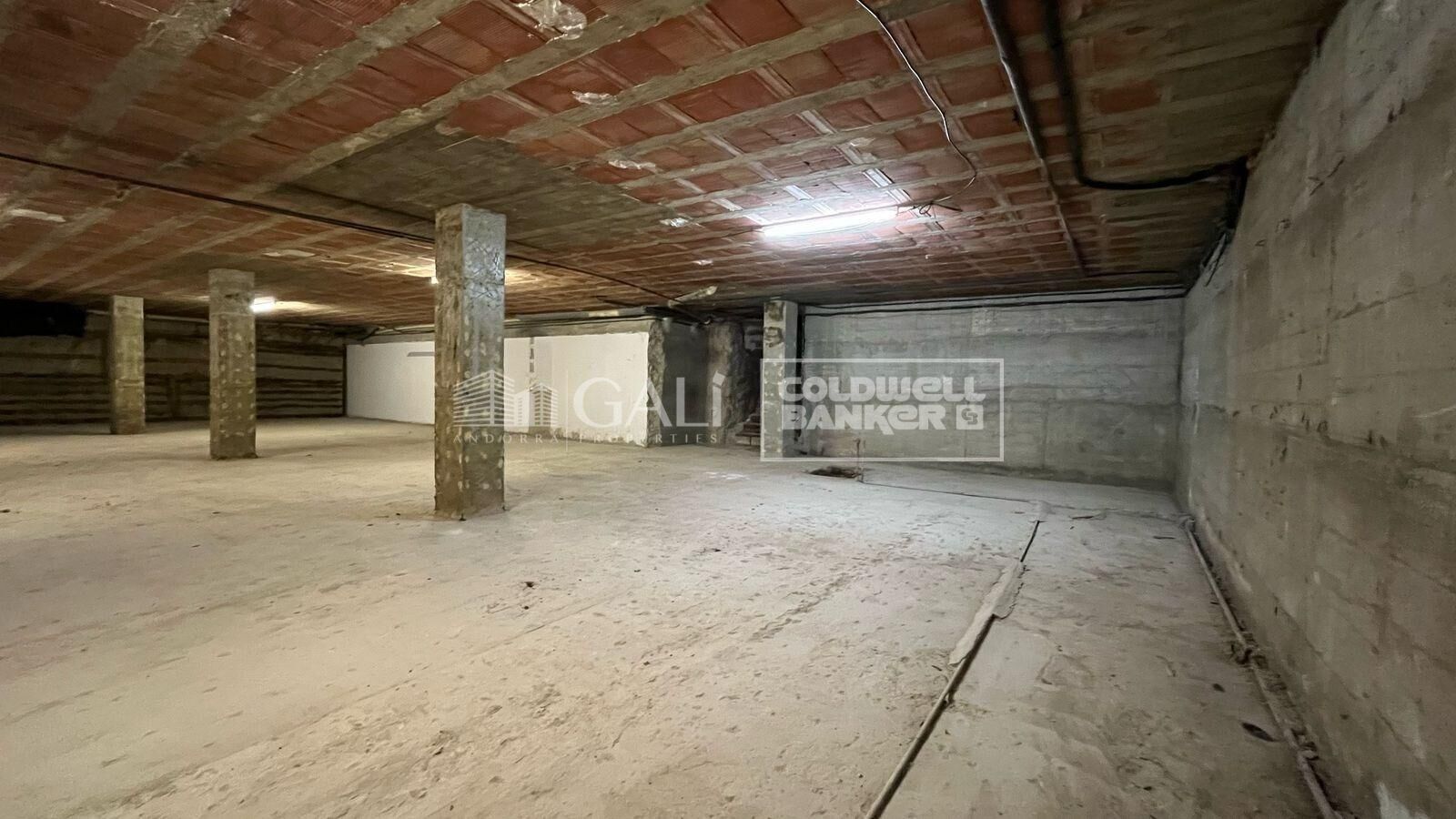 Propiedad comercial en Principado De Andorra (Ninguna Poblacion Tiene C.P.), Lérida, España 355 m2 No. 160496