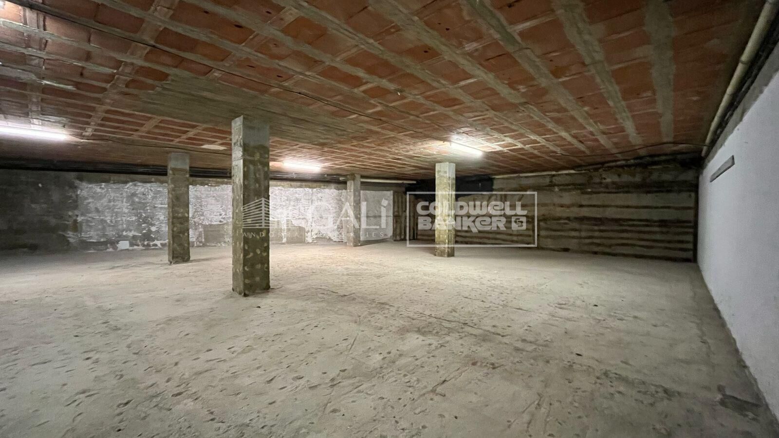 Propiedad comercial en Principado De Andorra (Ninguna Poblacion Tiene C.P.), Lérida, España 355 m2 No. 160496